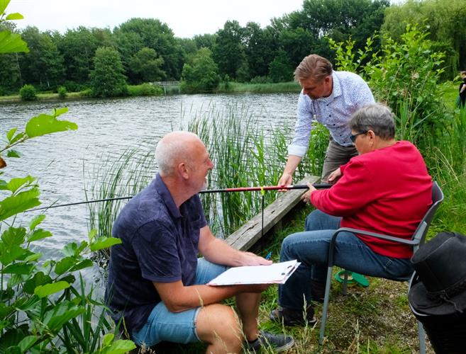 Samen VISsen: Voor zorgcentra, door hengelsportverenigingen!